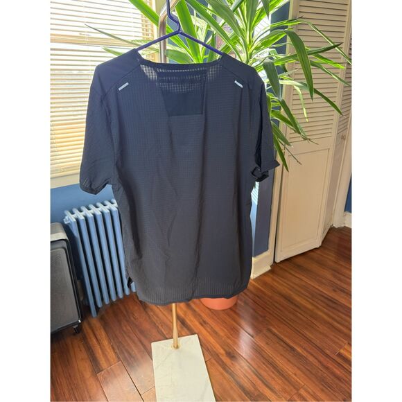NIKE TRAIL DRI FIT Tee- large - Picture 2 of 4